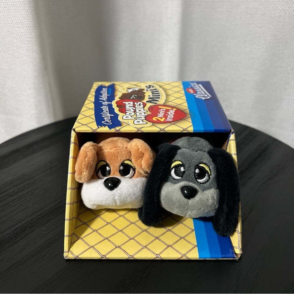 Pound Puppies Mini Classics 2-Pack Plush Puppies with Adoption Certificate